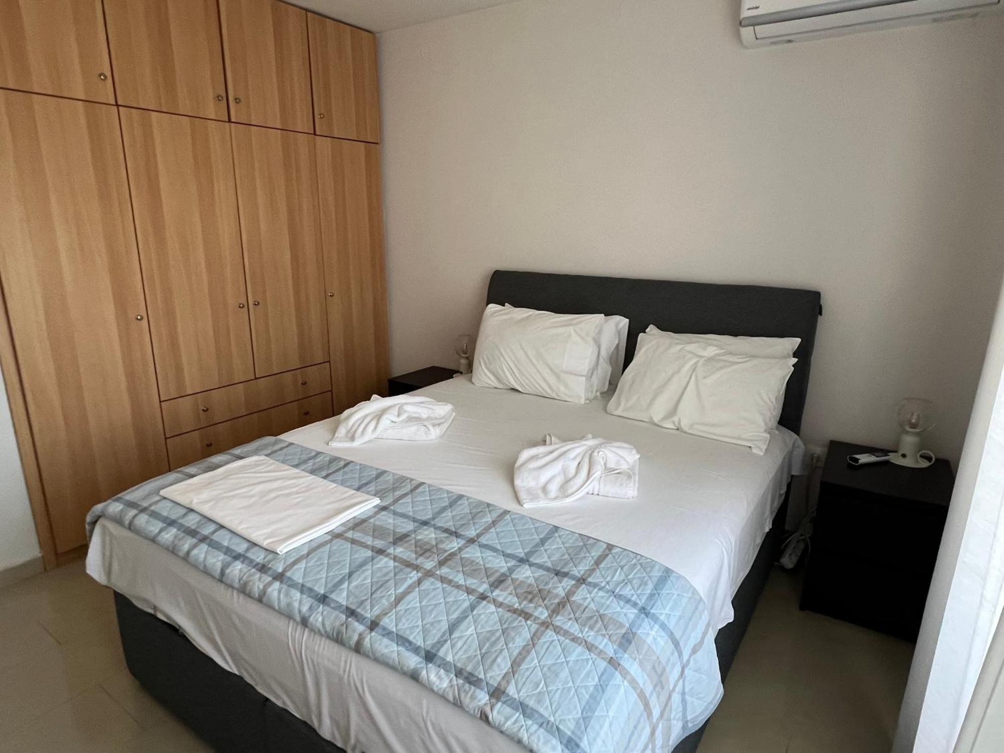 Two-Storey Beachfront Maisonette Тороні Екстер'єр фото