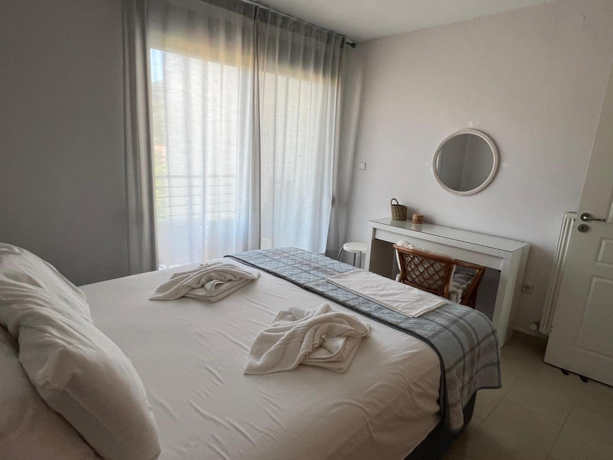 Two-Storey Beachfront Maisonette Тороні Екстер'єр фото